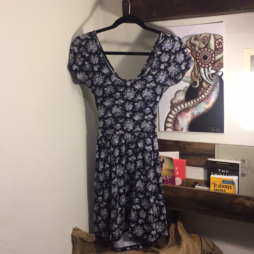 Short sleeve blue floral dress